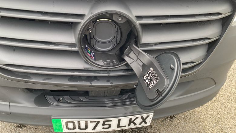 Mercedes-Benz Sprinter E314 L2 Electric Rwd 100kW 81kWh Pro Van Auto